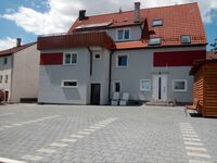 Parkplatz im Hof Parkplatz im Hof