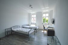 Schlafzimmer 2 Betten TV und Arbeitstisch Schlafzimmer 2 Betten TV und Arbeitstisch