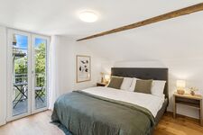 Vom Schlafzimmer direkt auf den Balkon Vom Schlafzimmer direkt auf den Balkon