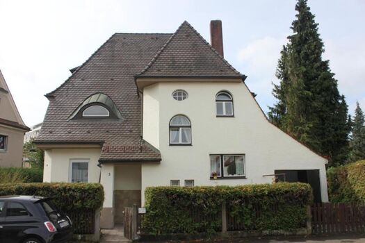 Schöne Dachgeschosswohnung an der Donau Schöne Dachgeschosswohnung an der Donau