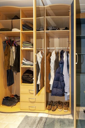 Kleiderschrank ohne Inhalt Kleiderschrank ohne Inhalt