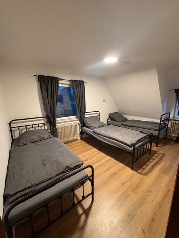 Mehrbettzimmer Mehrbettzimmer