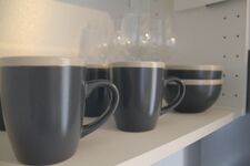 Tassen und Weingläser Tassen und Weingläser