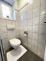 eigenes WC zu Zimmer 1 eigenes WC zu Zimmer 1