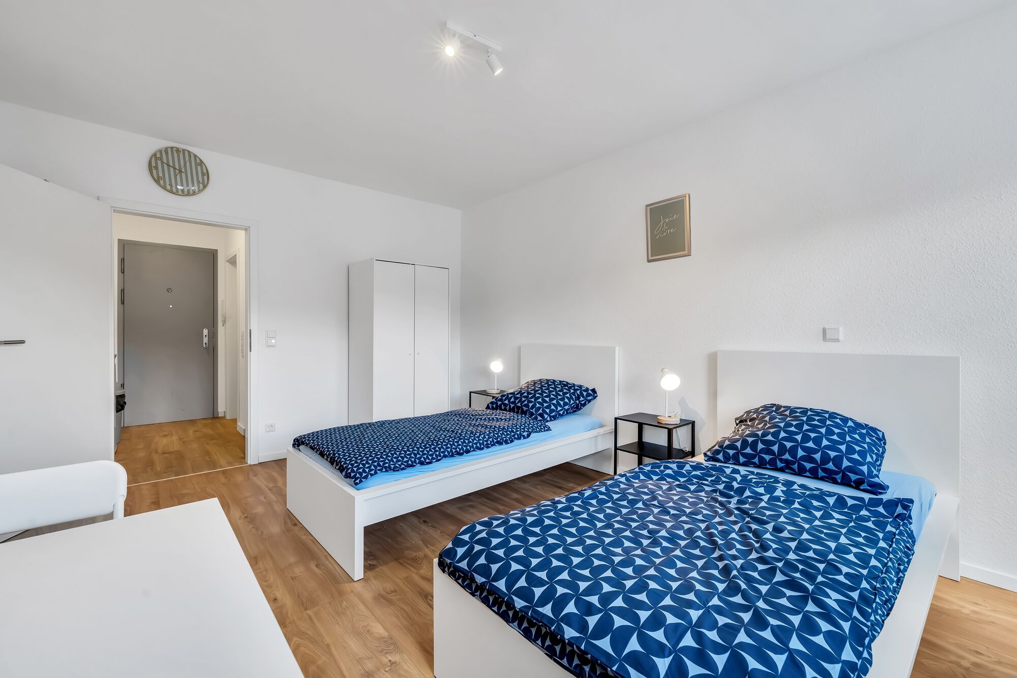 2 Bett Zimmer im modernen Stil 2 Bett Zimmer im modernen Stil