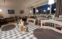 Gemeinschaftsraum mit Sitzplätzen Gemeinschaftsraum mit Sitzplätzen