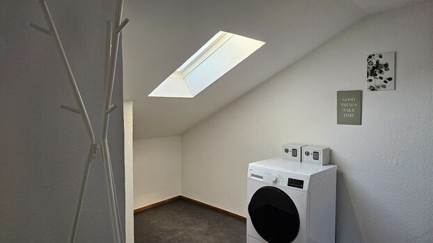 VOLLAUSGESTATTET, TOP ANBINDUNG, SMART TV IM ZIMMER Bild 5 VOLLAUSGESTATTET, TOP ANBINDUNG, SMART TV IM ZIMMER Bild 5