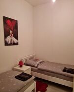 Wohnung 1: 2 Einzelbetten + 1 Doppelbett (Schlafzimmer 2) Wohnung 1: 2 Einzelbetten + 1 Doppelbett (Schlafzimmer 2)