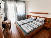 Gepflegtes Gästezimmer (Hotel) mit eigenem Bad, WLAN und Parkplatz Bild 1 Gepflegtes Gästezimmer (Hotel) mit eigenem Bad, WLAN und Parkplatz Bild 1