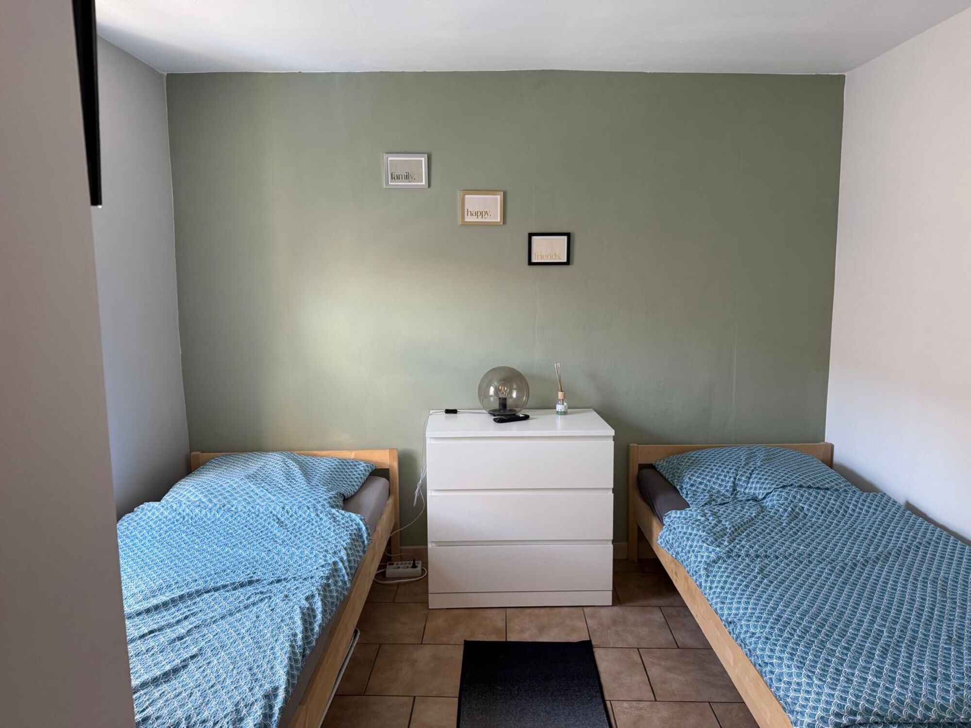 Zimmer unten Zimmer unten