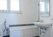 Badezimmer mit Badewanne Badezimmer mit Badewanne