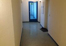 Flur mit Wohnungstür Flur mit Wohnungstür