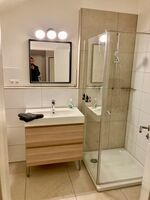 Bad mit Dusche Bad mit Dusche