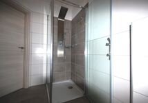 Duschbad mit Tiolette Duschbad mit Tiolette