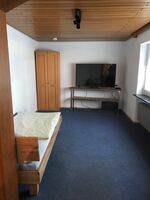 Schlafzimmer (an Wohnzimmer angrenzend) Schlafzimmer (an Wohnzimmer angrenzend)