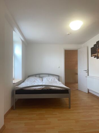 Neu renoviertes 100qm Haus mit Garten und Terrasse Bild 2 Neu renoviertes 100qm Haus mit Garten und Terrasse Bild 2