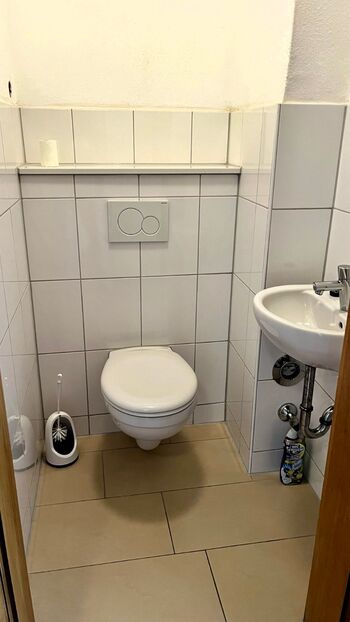 WC WC