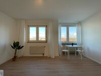 Fensterfront und Tisch Fensterfront und Tisch