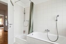 Dusche und Badewanne Dusche und Badewanne
