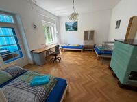 1 Zimmer von 4 1 Zimmer von 4