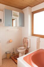 Bad mit WC Badewanne und Dusche darin im OG Bad mit WC Badewanne und Dusche darin im OG