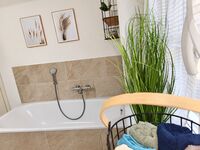 1. OG — Badewanne / Bathtub 1. OG — Badewanne / Bathtub