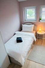 HOCHWERTIG EINGERICHTET | 2 ZIMMER | FREE PARKING - WiFi Picture 25 HOCHWERTIG EINGERICHTET | 2 ZIMMER | FREE PARKING - WiFi Picture 25