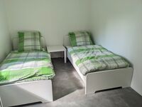 Kernsanierte neu möblierte EG-Wohnung, 4 DZ mit Einzelbetten Bild 3 Kernsanierte neu möblierte EG-Wohnung, 4 DZ mit Einzelbetten Bild 3