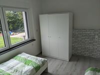 Kernsanierte neu möblierte EG-Wohnung, 4 DZ mit Einzelbetten Bild 9 Kernsanierte neu möblierte EG-Wohnung, 4 DZ mit Einzelbetten Bild 9