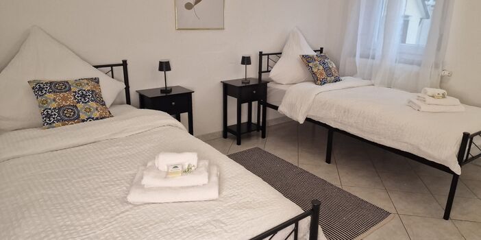 MB Homes Hechingen ( ganzes Haus ) 4 Zimmer 6-7 Personen MB Homes Hechingen ( ganzes Haus ) 4 Zimmer 6-7 Personen