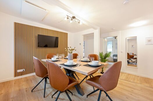 Esszimmer mit TV Esszimmer mit TV