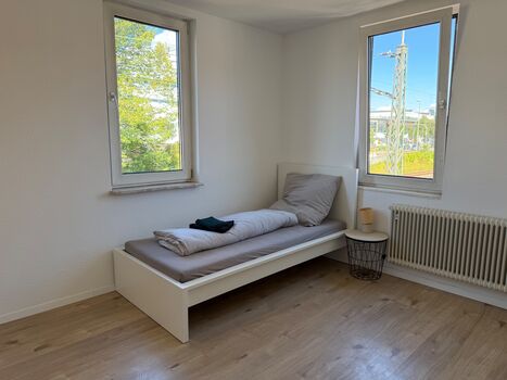 Mitarbeiterwohnung Nürtingen – 5 Zimmer, 9 Betten Bild 5 Mitarbeiterwohnung Nürtingen – 5 Zimmer, 9 Betten Bild 5