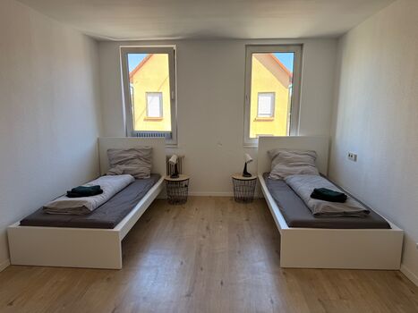 Mitarbeiterwohnung Nürtingen – 5 Zimmer, 9 Betten Bild 2 Mitarbeiterwohnung Nürtingen – 5 Zimmer, 9 Betten Bild 2