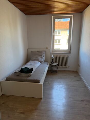 Mitarbeiterwohnung Nürtingen – 5 Zimmer, 9 Betten Bild 3 Mitarbeiterwohnung Nürtingen – 5 Zimmer, 9 Betten Bild 3