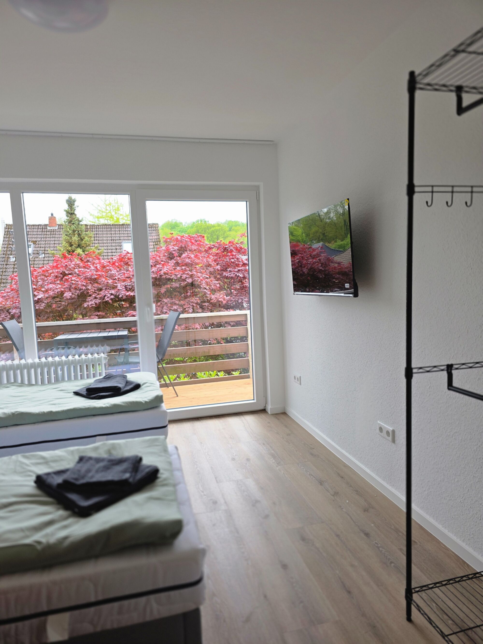Zimmer 4 mit eigenem Balkon Zimmer 4 mit eigenem Balkon