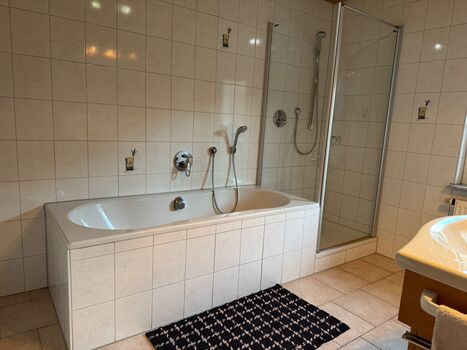 MB Homes Reutlingen (ganzes Haus) 4-8 Personen Langzeit Firmen. Bild 3 MB Homes Reutlingen (ganzes Haus) 4-8 Personen Langzeit Firmen. Bild 3