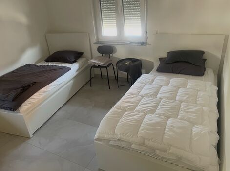 Möblierte 4-Zimmer-Wohnung – ideal für Monteure und Gruppen Möblierte 4-Zimmer-Wohnung – ideal für Monteure und Gruppen