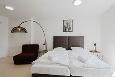 Unser Bett und ein Schlafsessel Unser Bett und ein Schlafsessel