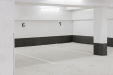 Ca. 15 Stellplätze nach dem Prinzip wer zuerst kommt, parkt zuerst Ca. 15 Stellplätze nach dem Prinzip wer zuerst kommt, parkt zuerst