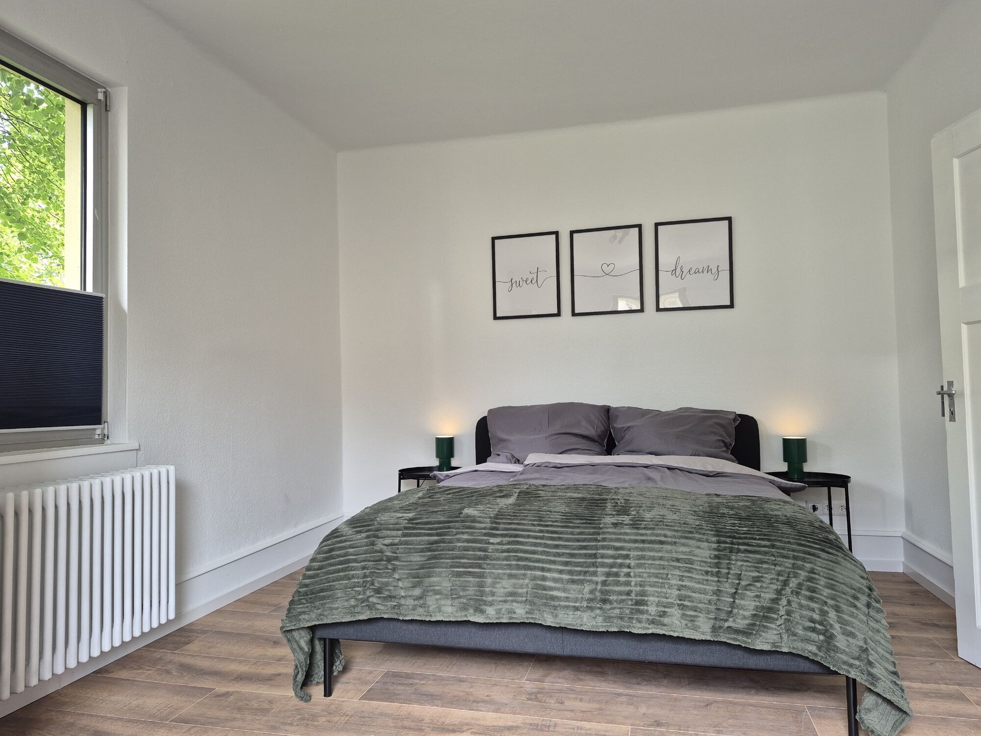 Schlafzimmer 1 mit Doppelbett Schlafzimmer 1 mit Doppelbett