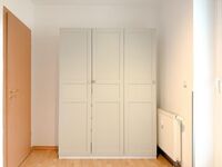 Schrank mit großzügigem Stauraum Schrank mit großzügigem Stauraum