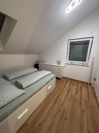Hochwertige neue Wohnung mit 2 Schlafzimmern und Panorama-Balkon Bild 1 Hochwertige neue Wohnung mit 2 Schlafzimmern und Panorama-Balkon Bild 1