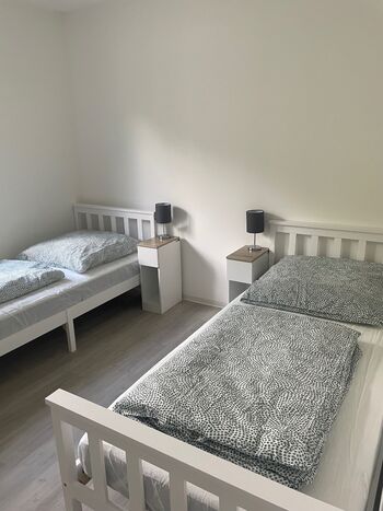 Max 13 Person 2 Bäder/2 Küchen / 6 Zimmer near Tesla Max 13 Person 2 Bäder/2 Küchen / 6 Zimmer near Tesla
