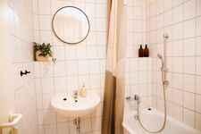 Badezimmer Apartment 2. OG Badezimmer Apartment 2. OG