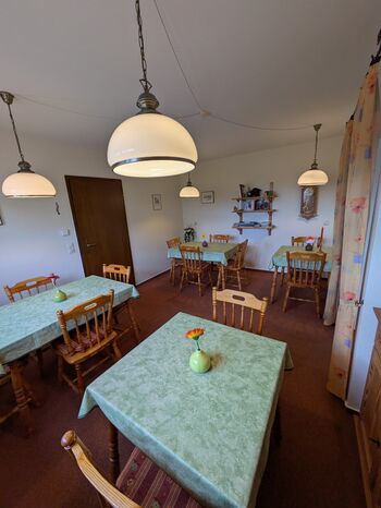 Essbereich für bis zu 10 Personen Essbereich für bis zu 10 Personen