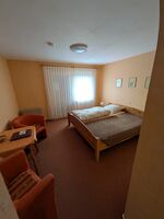 Eines der 6 Schlafzimmer. Eines der 6 Schlafzimmer.