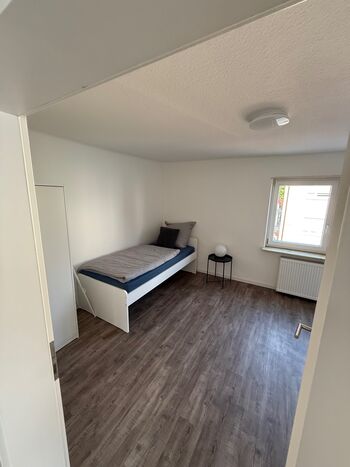 Geräumige Monteurunterkunft 5 Zimmer nur für Ihr Team Geräumige Monteurunterkunft 5 Zimmer nur für Ihr Team