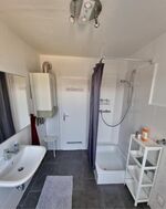 Wohnung 2: Bad mit Dusche Wohnung 2: Bad mit Dusche