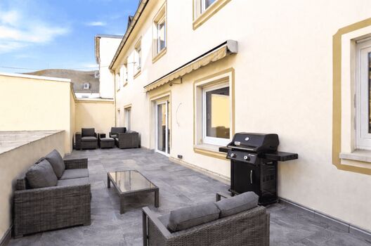 Eigene Terrasse mit Gasgrill – grillen & entspannen nach Feierabend in Saarburg Eigene Terrasse mit Gasgrill – grillen & entspannen nach Feierabend in Saarburg