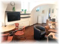 WG 7 Wohnbereich mit offener Küche WG 7 Wohnbereich mit offener Küche